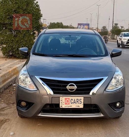 نيسان فيرسا